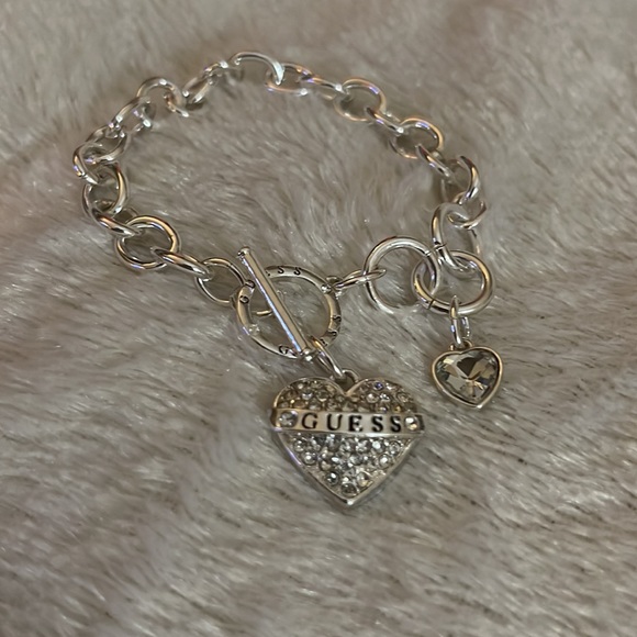 GUESS Women's Silvertone Chain Toggle Dangle Heart Charm Bracelet - Picture 2 of 6
